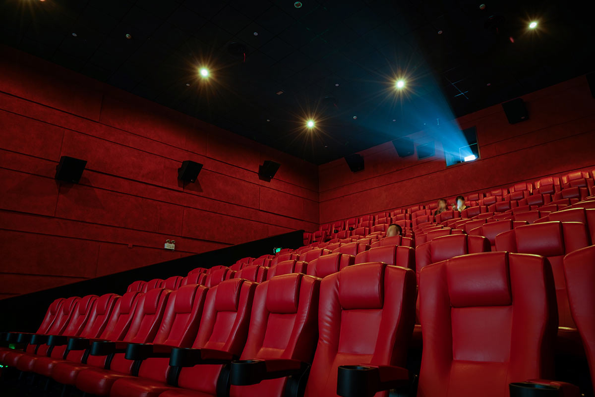 映画館での映画鑑賞に関する調査のアイキャッチ